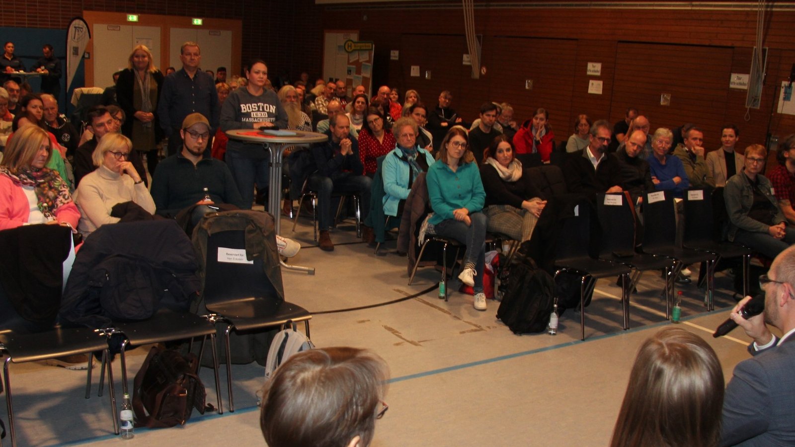 Viele Fragen zum Thema Verkehr: Ordnungs- und Sozialamtsleiter Florian Volz muss besonders viele Fragen beantworten.  Fotos: Banholzer