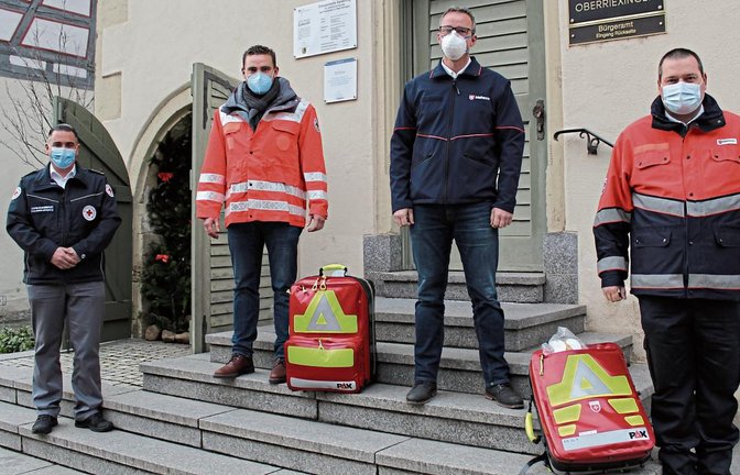 Beim Auftakttermin von links: Steffen Schassberger (DRK Ortsverein Vaihingen), Bürgermeister Frank Wittendorfer, Mathias Maurmaier und Michael Schmidgall (Malteser in Korntal-Münchingen).  p