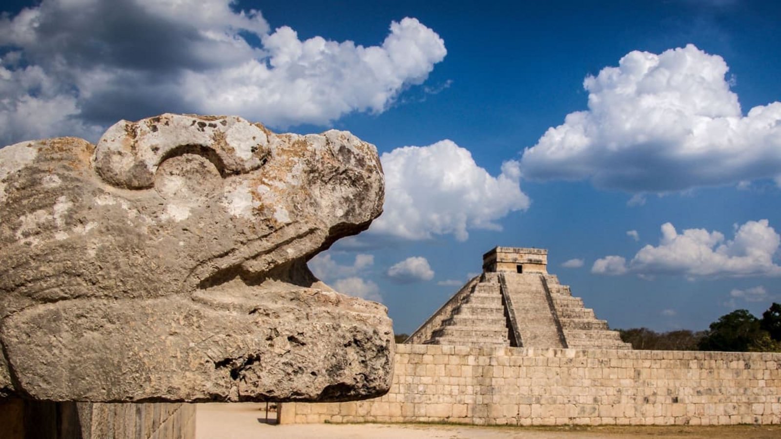 Die Pyramide des Kukulcán (Kukulcán: Maya-Wort für Quetzalcoatl), von den spanischen Eroberern auch El Castillo (Burg, Festung) genannt, ist eine Tempelpyramide in der Ruinenstadt Chichén Itzá im Norden der Halbinsel Yucatán.Imago/Wirestock