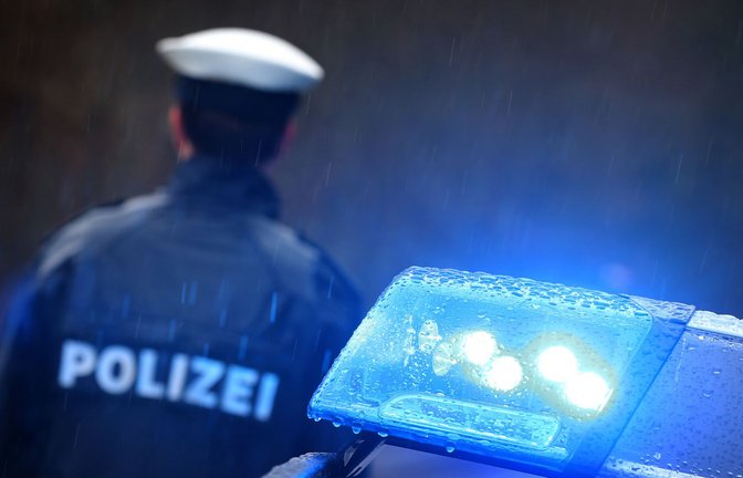 Die Polizei sucht nach den Unbekannten. (Symbolbild)<span class='image-autor'>Foto: dpa/Karl-Josef Hildenbrand</span>