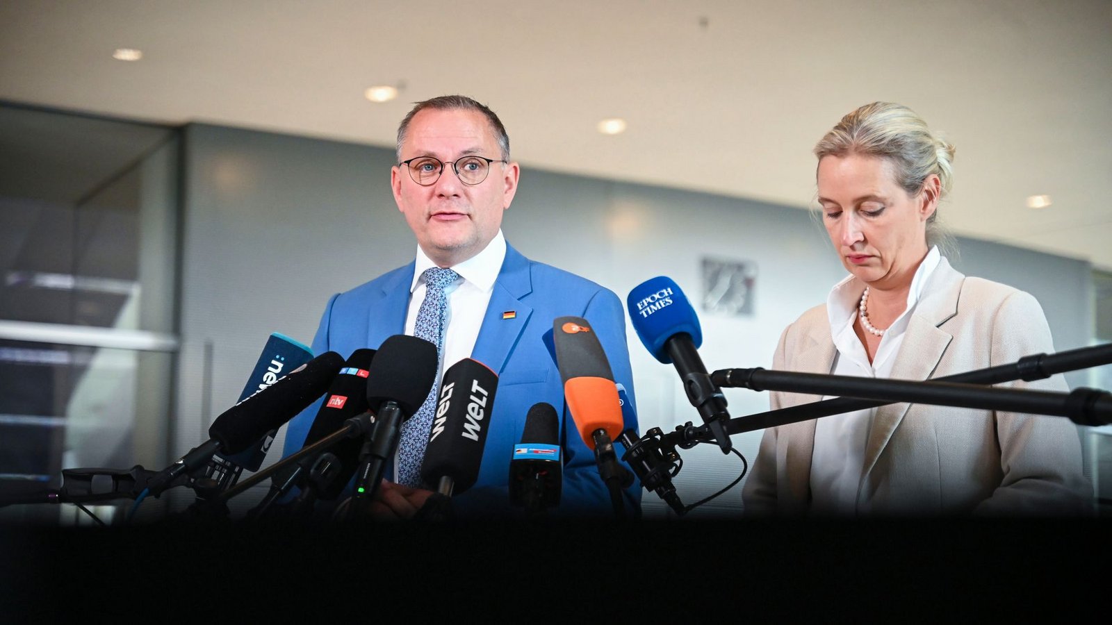 AfD-Fraktionsvorsitzende Alice Weidel und AfD-Bundesvorsitzender Tino Chrupalla – ihre Partei ist laut einer Forsa-Umfrage nach wie vor stärkste Kraft. (Archivbild)Foto: Katharina Kausche/dpa AfD-Fraktionsvorsitzende Alice Weidel und AfD-Bundesvorsitzender Tino Chrupalla – ihre Partei ist laut einer Forsa-Umfrage nach wie vor stärkste Kraft. (Archivbild)Foto: Katharina Kausche/dpa