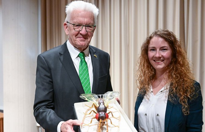 Neben vielen anderen Dingen ist Winfried Kretschmann auch der Ministerpräsident mit den nachgewiesen besten Bio-Kenntnissen. Auch deshalb trägt die Wespe „Aphanogmus kretschmanni“ seinen Namen.<span class='image-autor'>Foto: dpa</span>