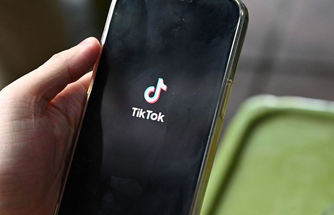 Der TikTok-Livestream endete mit einer Schlägerei. (Symbolbild)<span class='image-autor'>Foto: AFP/NHAC NGUYEN</span>