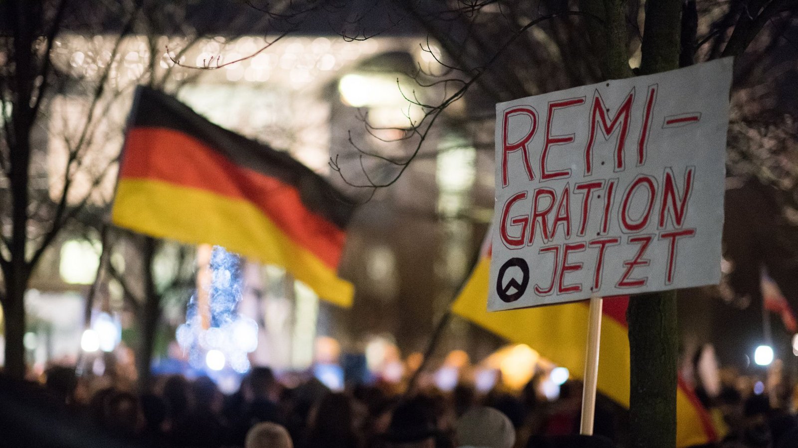 „Remigration“ ist ein rechter Kampfbegriff.Foto: dpa/Bernd von Jutrczenka