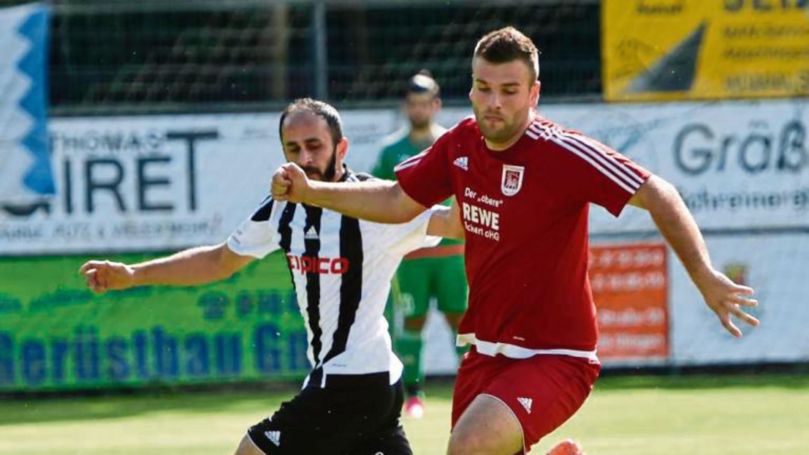 Granit Hajdini (rechts) hat sich als Abräumer im defensiven Mittelfeld beim VfB etabliert. Dadurch hat Sven Adamovic etwas mehr Freiheiten, das Spiel noch mehr zu dirigieren. Foto: Leitner Granit Hajdini (rechts) hat sich als Abräumer im defensiven Mittelfeld beim VfB etabliert. Dadurch hat Sven Adamovic etwas mehr Freiheiten, das Spiel noch mehr zu dirigieren. Foto: Leitner