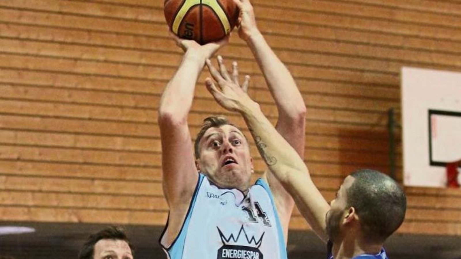 Mit 44 Jahren greift Alexander Renner (Mitte) noch einmal für die BSG Vaihingen/Sachsenheim in der Landesliga an. Foto: Nachreiner Mit 44 Jahren greift Alexander Renner (Mitte) noch einmal für die BSG Vaihingen/Sachsenheim in der Landesliga an. Foto: Nachreiner