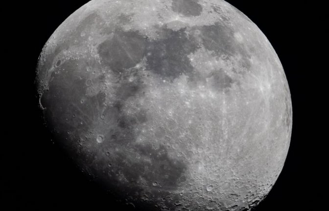 Vor rund vier Jahren war erstmals eine ungeplante Kollision eines Raketenteils mit dem Mond bekanntgeworden.<span class='image-autor'>Boris Roessler/dpa</span>