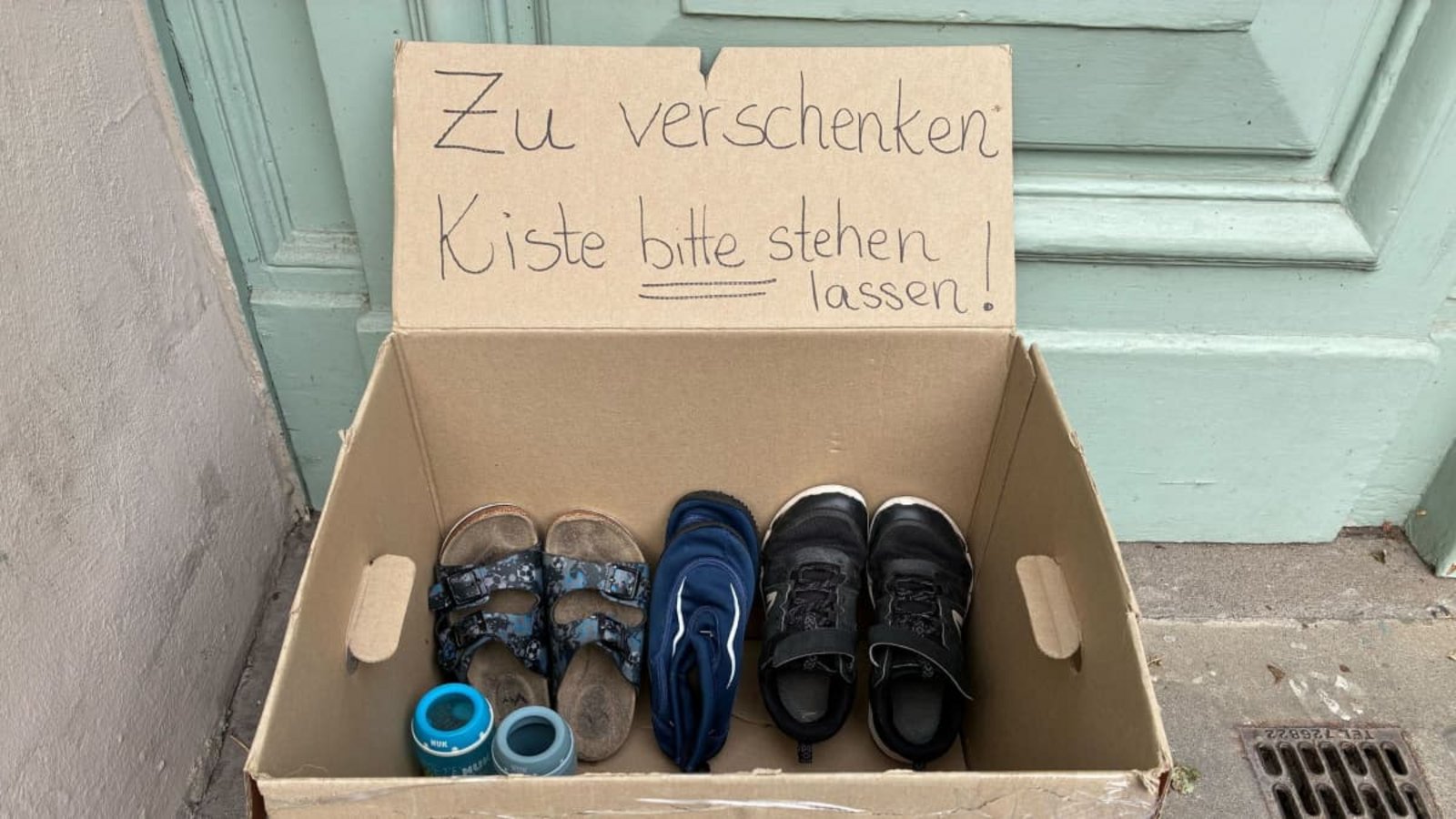 „Zu Verschenken“-KisteCaroline Bock/dpa