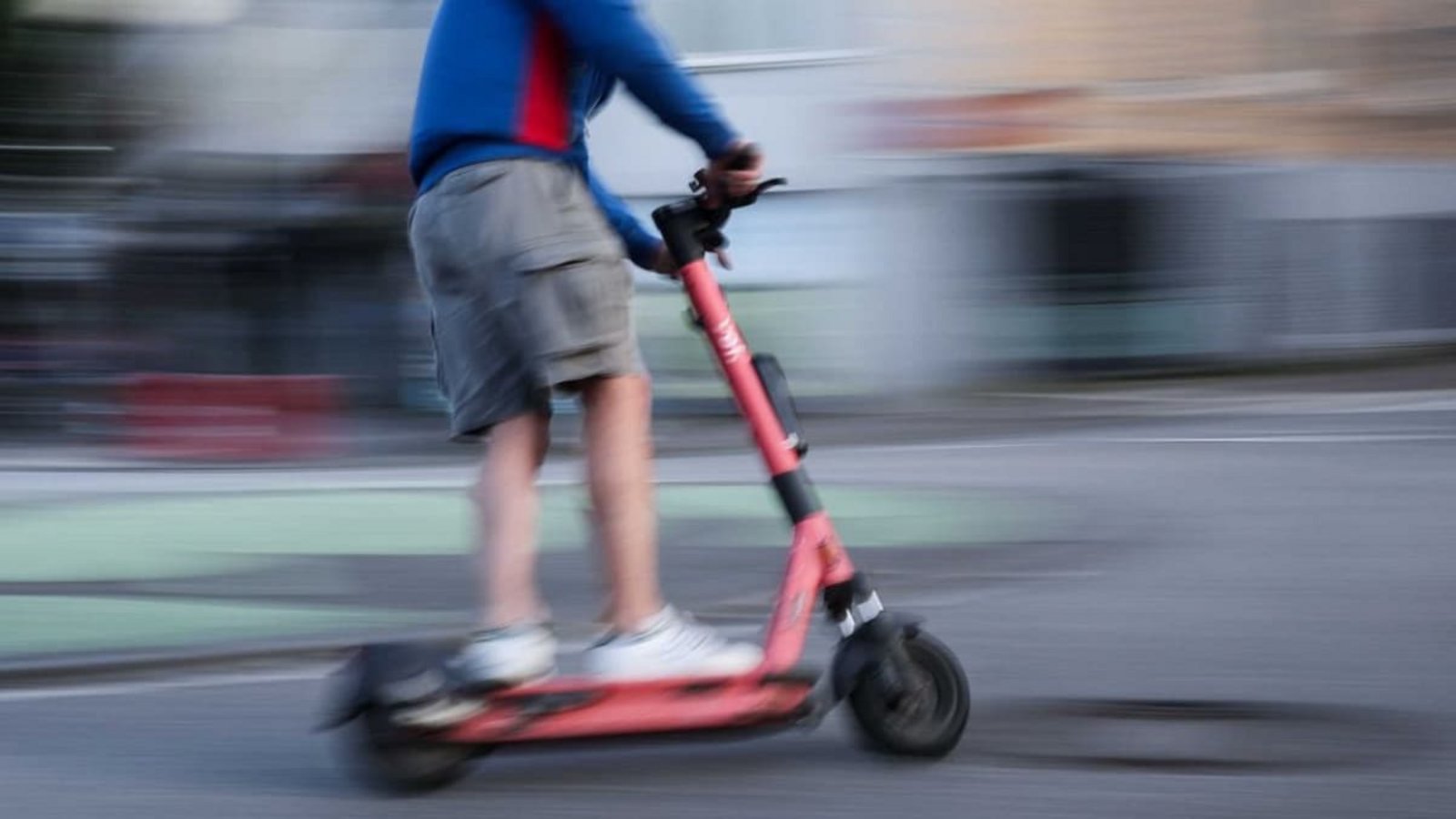 Gleich zweimal sind in den vergangenen Tagen E-Scooter im Rems-Murr-Kreis gestohlen worden (Symbolbild).Christian Charisius/dpa Gleich zweimal sind in den vergangenen Tagen E-Scooter im Rems-Murr-Kreis gestohlen worden (Symbolbild).Christian Charisius/dpa