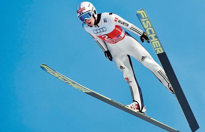 Das richtige Fluggefühl hat Nachwuchsspringer Tim Fuchs längst gefunden, allerdings muss er zuvor beim Absprung auch den richtigen Punkt am Schanzentisch treffen. Foto: Picture Alliance