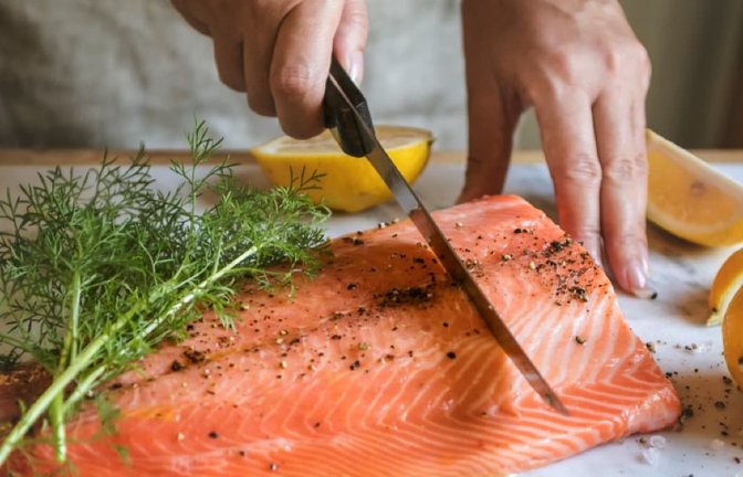Nicht jedes Forellenfilet ist so gesund und appetitlich wie dieses. (Symbolbild)<span class='image-autor'>Rawpixel.com/ Shutterstock</span>
