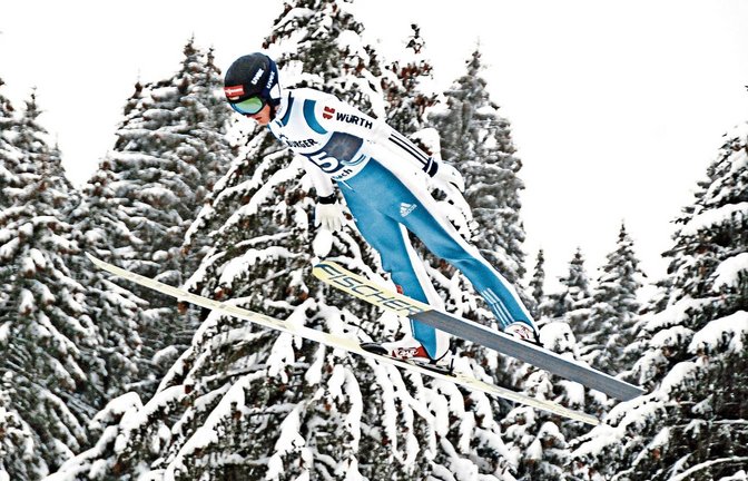 Auf den Absprung kommt es an: Jan Andersen versucht, die optimale Flugbahn zu erwischen.  Fotos: StN