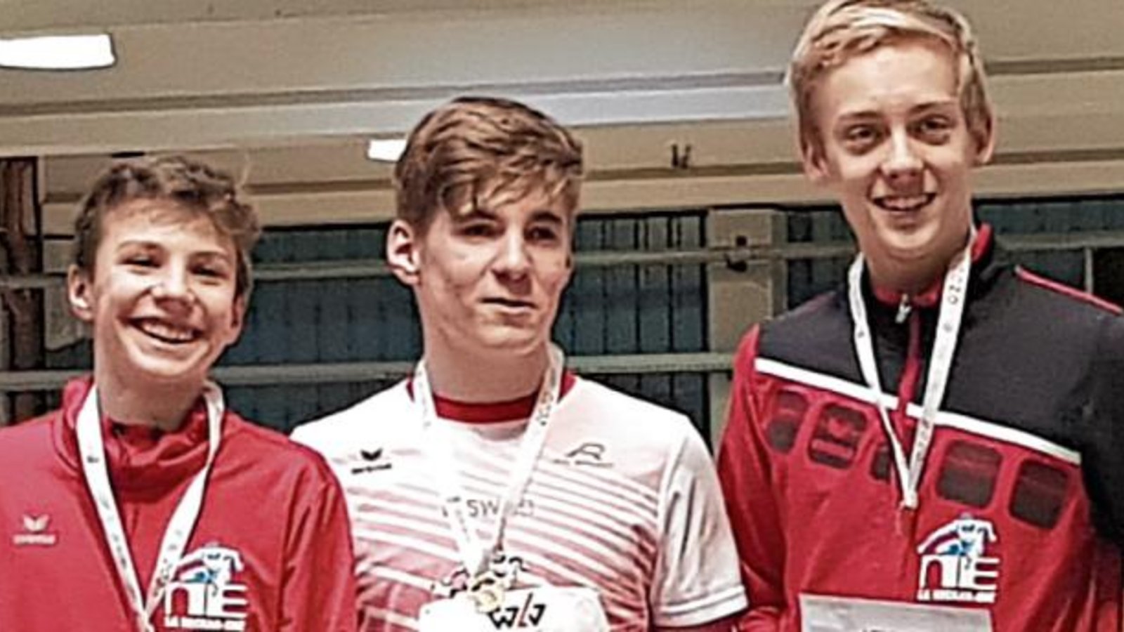 Gero Noller, Finn Breitkreutz und der Sersheimer Joshua Schumm standen als M-14-Team bei den württembergischen Hallenmehrkampfmeisterschaften ganz oben auf dem Treppchen. Foto: privat Gero Noller, Finn Breitkreutz und der Sersheimer Joshua Schumm standen als M-14-Team bei den württembergischen Hallenmehrkampfmeisterschaften ganz oben auf dem Treppchen. Foto: privat