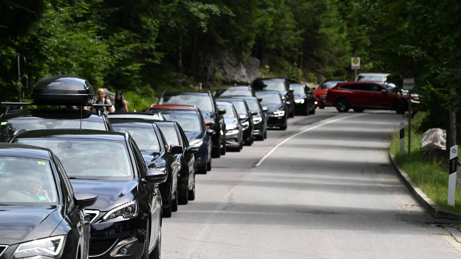 Stau auf dem Weg Richtung Eibsee und Zugspitze.Foto: IMAGO/onw-images Stau auf dem Weg Richtung Eibsee und Zugspitze.Foto: IMAGO/onw-images