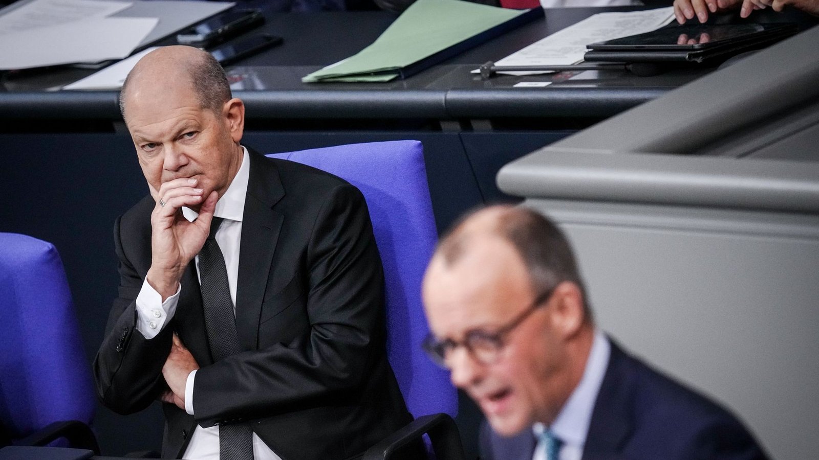 Kommt es zu einer Einigung über den Termin für die Vertrauensfrage? Olaf Scholz und Friedrich Merz, hier beide im Bundestag.Foto: dpa/Kay Nietfeld Kommt es zu einer Einigung über den Termin für die Vertrauensfrage? Olaf Scholz und Friedrich Merz, hier beide im Bundestag.Foto: dpa/Kay Nietfeld