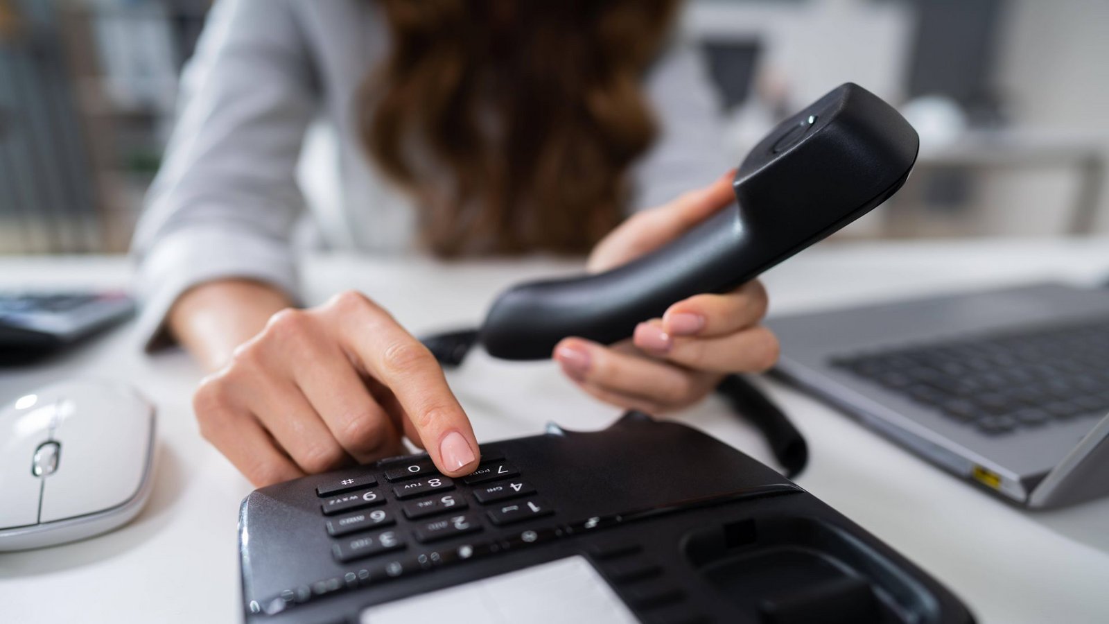 Der Dienst am Sorgentelefon kann herausfordernd für die Nightliner sein. (Symbolbild)Foto: imago/Andrey Popov Der Dienst am Sorgentelefon kann herausfordernd für die Nightliner sein. (Symbolbild)Foto: imago/Andrey Popov