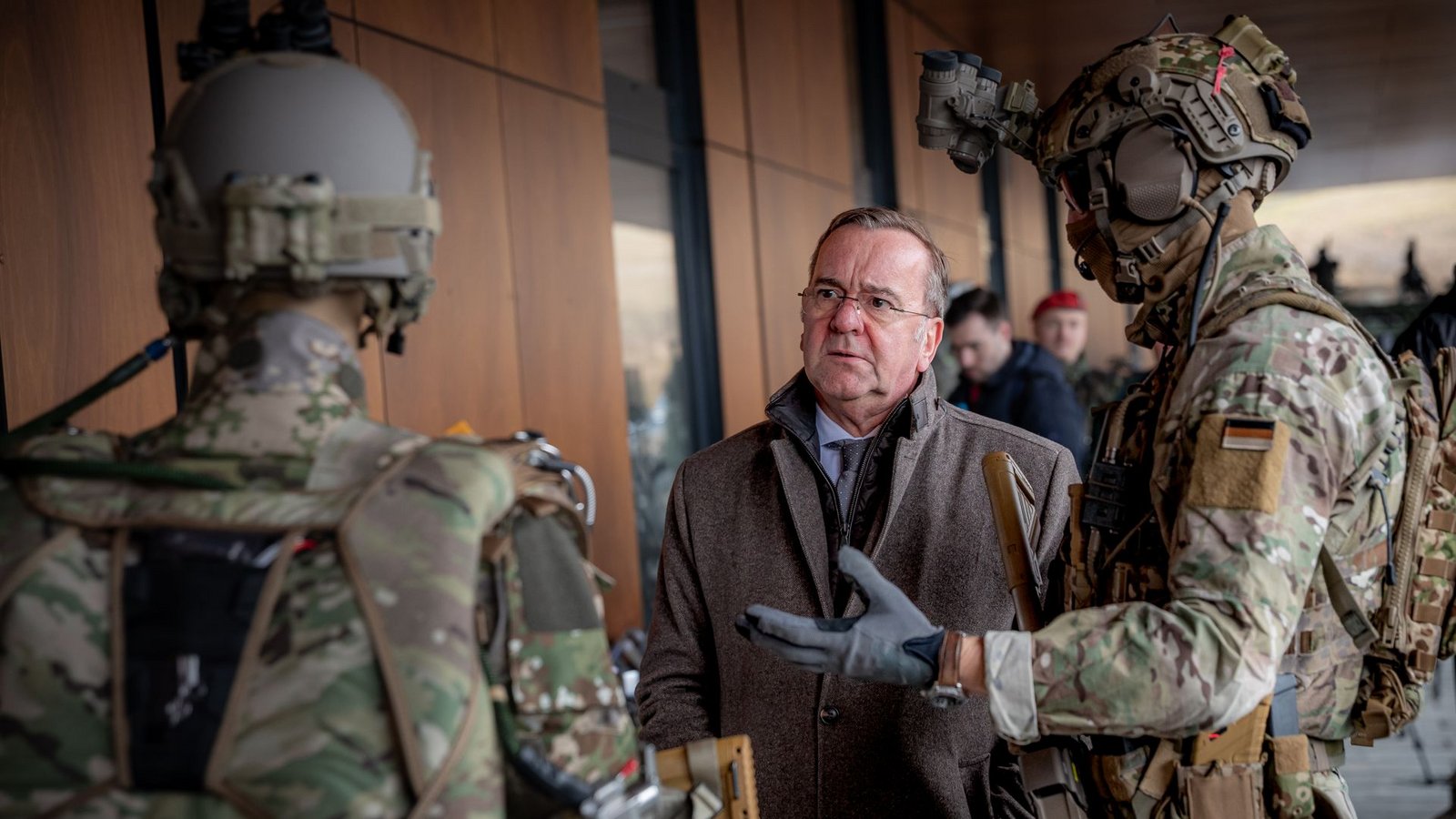 Verteidigungsminister Boris Pistorius (SPD) werden gute Umfragewerte zugeschrieben, aber nicht alle halten ihn für kompetent.Foto: Bundeswehr/Marco Dorow