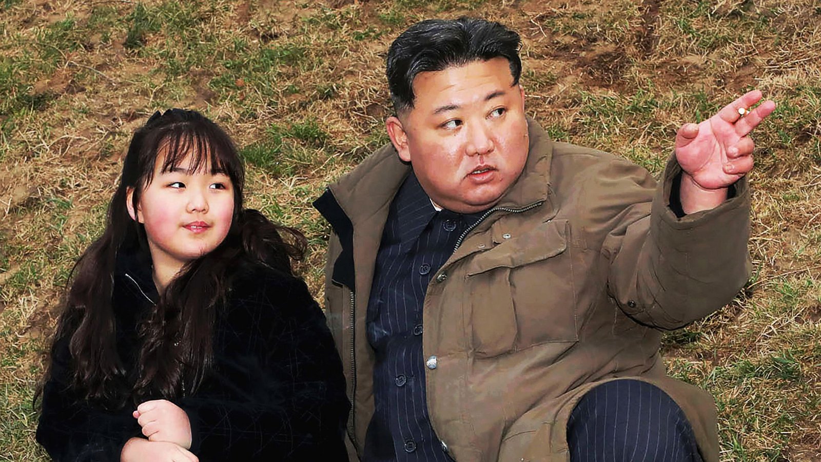 Kim Jong-un und seine Tochter Ju-ae.Foto: imago//North Korean government Kim Jong-un und seine Tochter Ju-ae.Foto: imago//North Korean government
