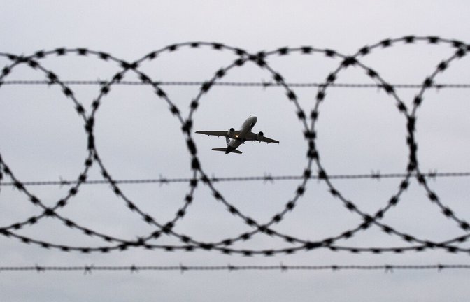 Die Zahl der Rückführungen ist in diesem Jahr leicht angestiegen – doch noch immer scheitern viele.<span class='image-autor'>Foto: dpa/Julian Stratenschulte</span>