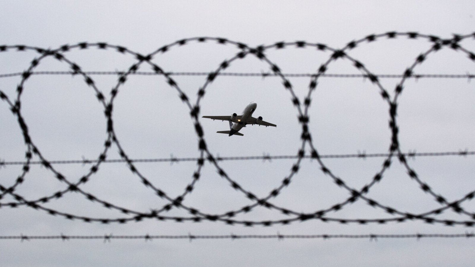 Die Zahl der Rückführungen ist in diesem Jahr leicht angestiegen – doch noch immer scheitern viele.Foto: dpa/Julian Stratenschulte Die Zahl der Rückführungen ist in diesem Jahr leicht angestiegen – doch noch immer scheitern viele.Foto: dpa/Julian Stratenschulte