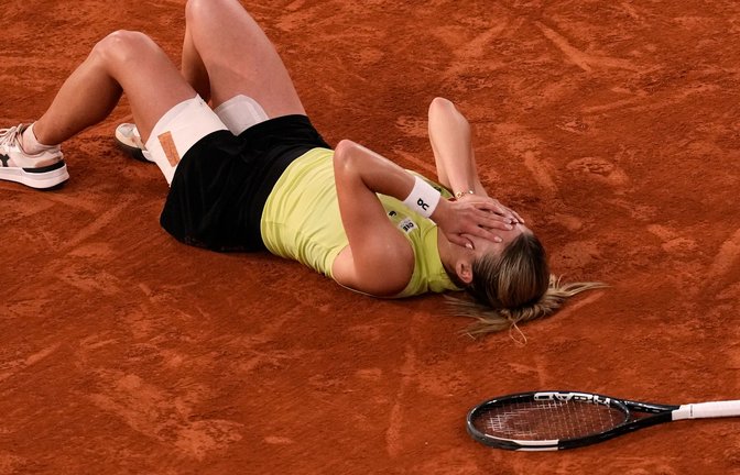 Von den Gefühlen überwältigt: Maja Chwalinska.<span class='image-autor'>Foto: Christophe Ena/AP/dpa</span>