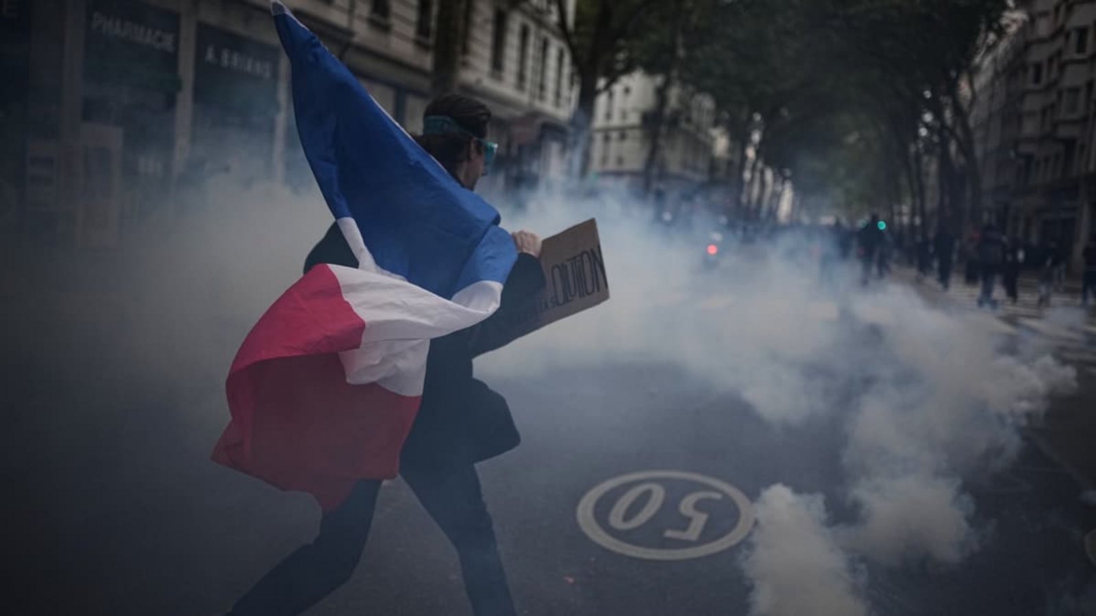 Die Proteste gegen steigende Lebenshaltungskosten gehen auch an diesem Wochenende weiter – wie hier in in Lyon.Laurent Cipriani/AP/dpa Die Proteste gegen steigende Lebenshaltungskosten gehen auch an diesem Wochenende weiter – wie hier in in Lyon.Laurent Cipriani/AP/dpa
