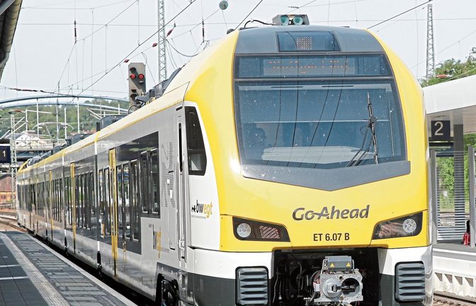 „Testfahrten im Realbetrieb“ wirft der Landtagsabgeordnete Erik Schweickert den neuen Bahnbetreibern vor.  Foto: Kollros