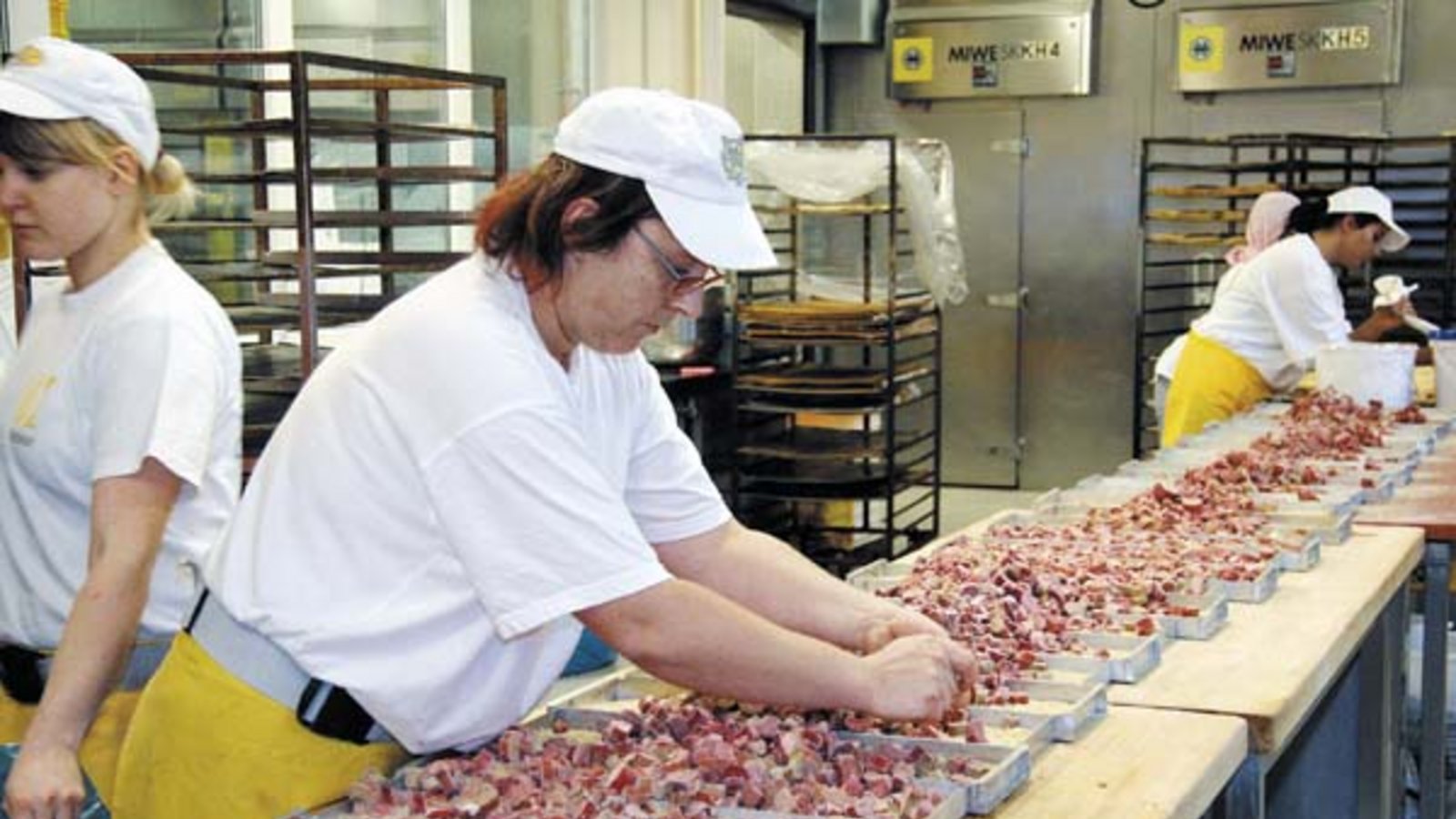 Bei der Bäckerei Katz werden jeden Tag frische Kuchen gemacht. Foto: Schmid