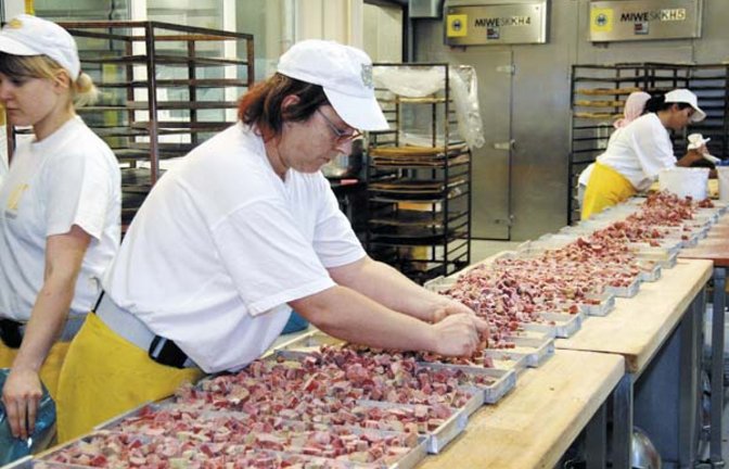 Bei der Bäckerei Katz werden jeden Tag frische Kuchen gemacht. Foto: Schmid