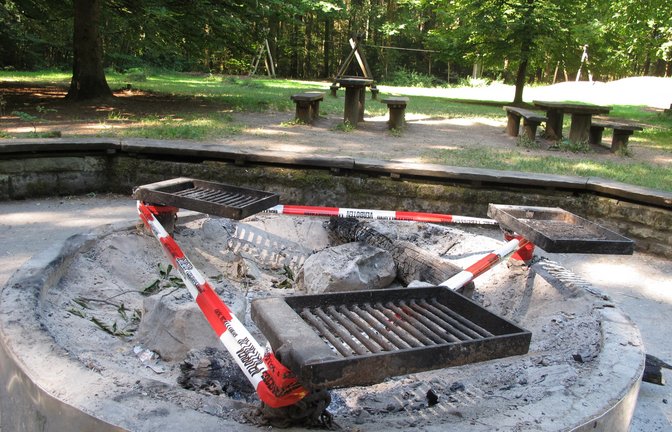 Auch befestigte Grillstellen dürfen im Enzkreis – je nach Waldbrand-Gefahrenstufe – ab sofort nicht mehr genutzt werden. Archivfoto: VKZ
