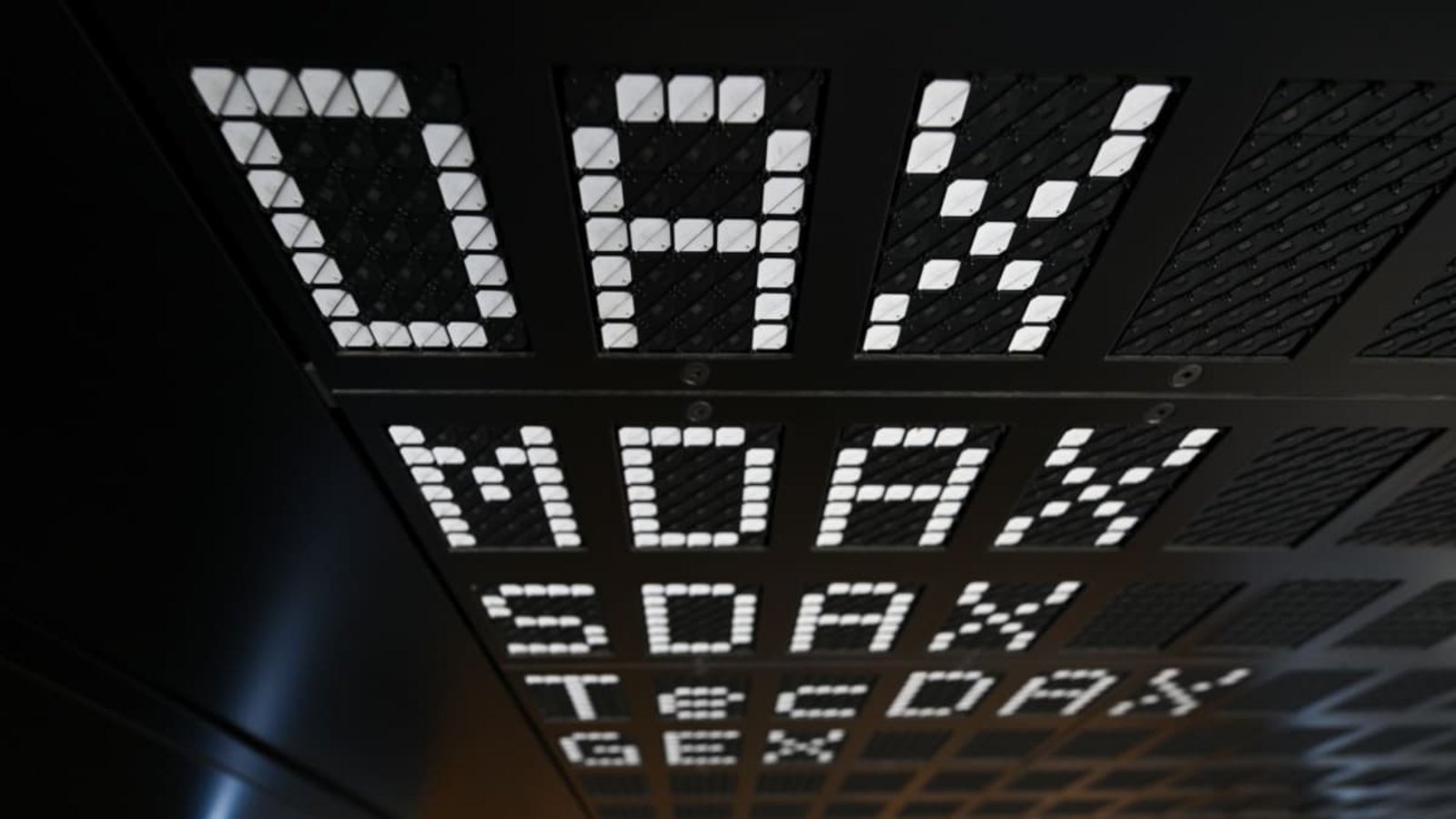 Mitte Juli war der Dax bis auf rund 24.650 Punkte zurückgefallen, nachdem die Vereinigten Staaten den Iran wieder verstärkt angegriffen hatten.Arne Dedert/dpa
