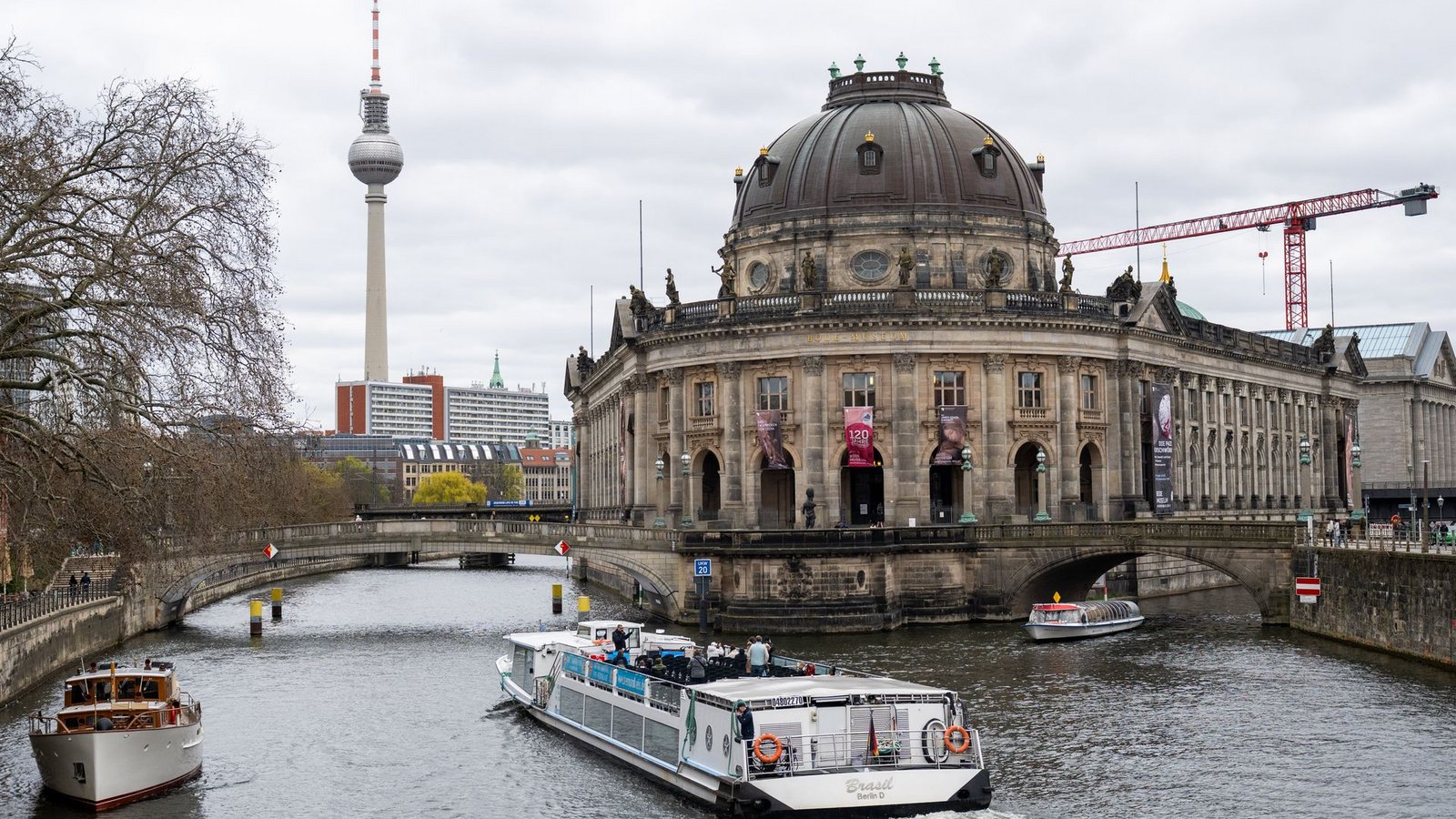 Im Bode-Museum wird das Porträt einem breiten Publikum präsentiert.Foto: Christophe Gateau/dpa