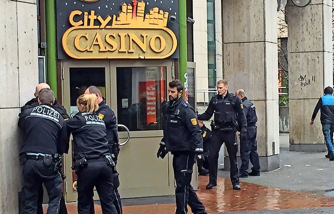 Der Polizeieinsatz gegen den „Ohrabbeißer“ vor Jahren in der Stuttgarter Innenstadt<span class='image-autor'>Foto: 7aktuell.de/Oskar Eyb</span>