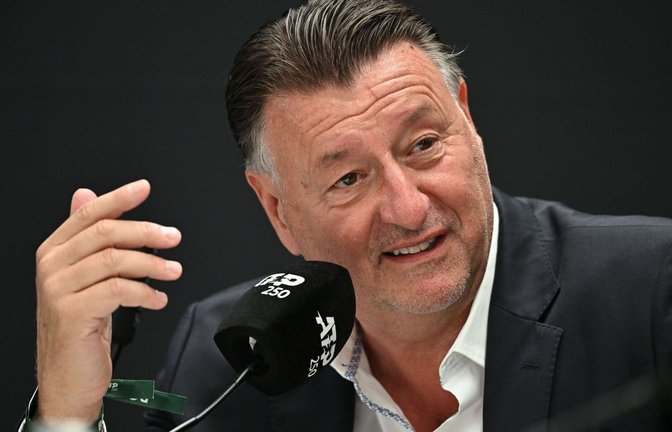 Turnierdirektor Edwin Weindorfer spricht Klartext in Richtung des Oberbürgermeisters Frank Nopper.<span class='image-autor'>Foto: Marijan Murat/dpa</span>