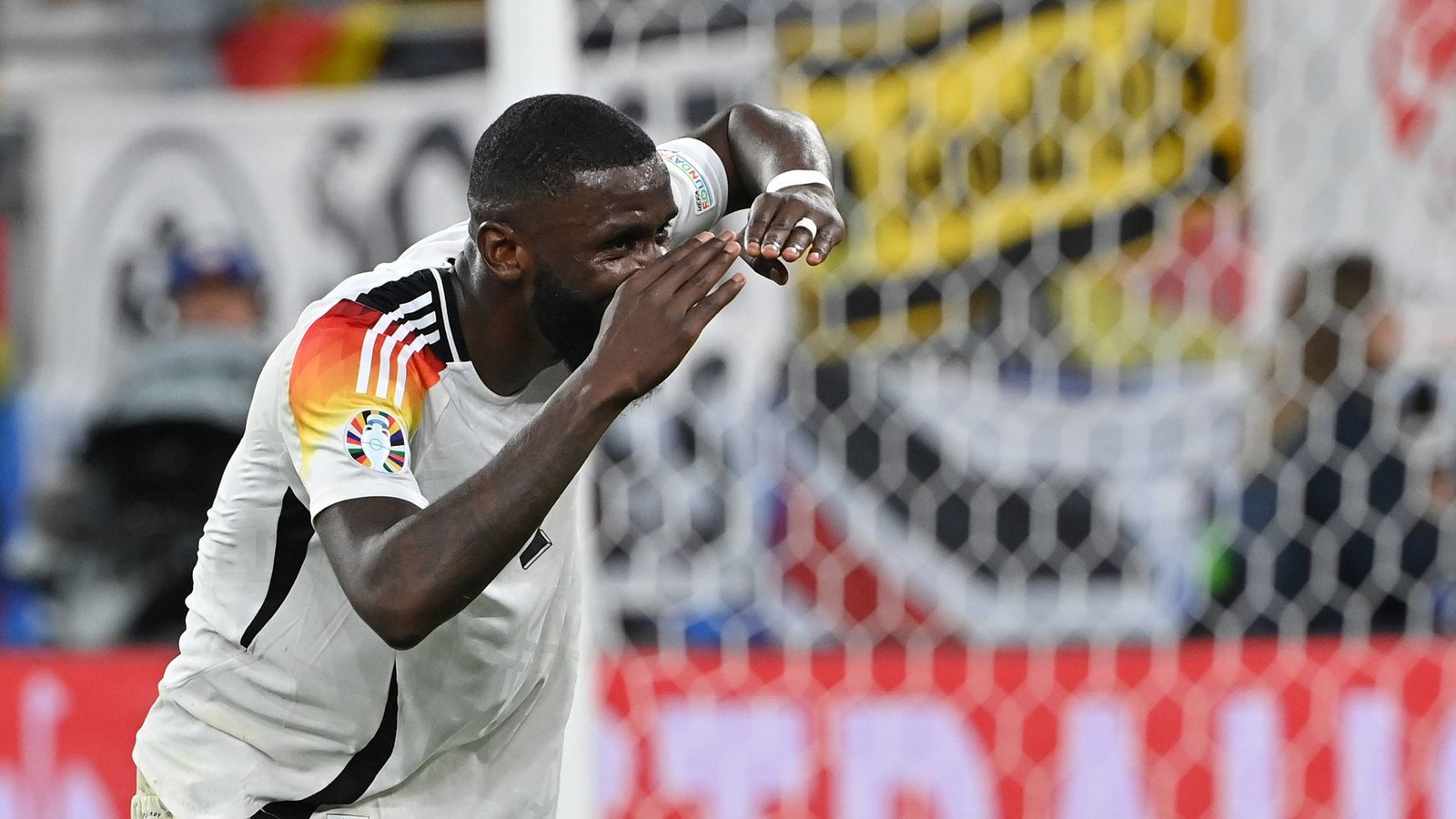 Der Nationalspieler Antonio Rüdiger ist außer sich vor Freude.Foto: imago sportfotodienst/imago sportfotodienst