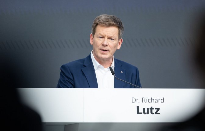 DB-Chef Richard Lutz hat nun eine weitere Geschäftsbilanz mit schlichtweg verheerenden Zahlen vorgelegt.<span class='image-autor'>Foto: dpa/Hannes P. Albert</span>