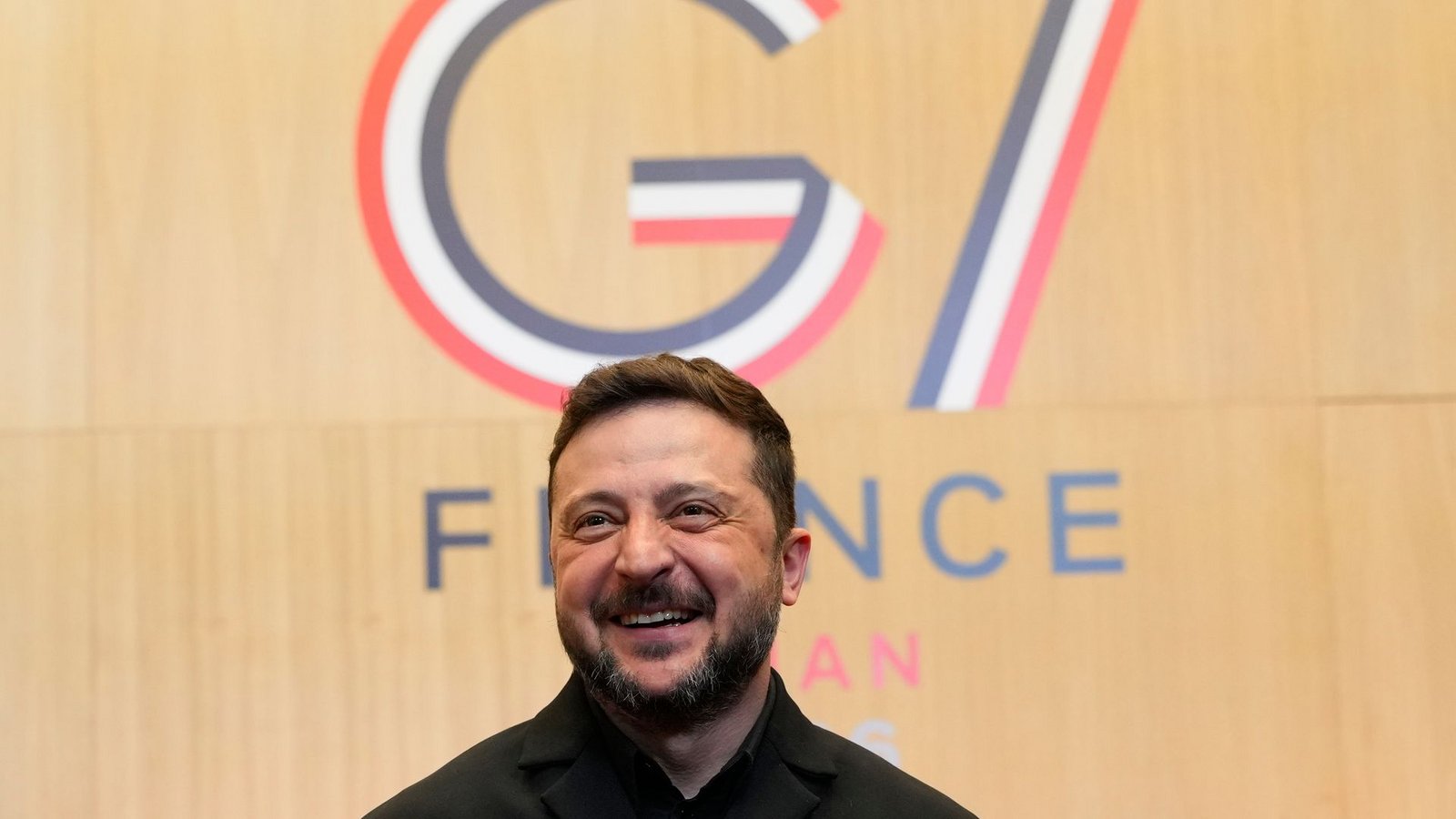 Selenskyj kann mit dem Gipfel auch zufrieden sein.Foto: Vadim Ghirda/AP/dpa