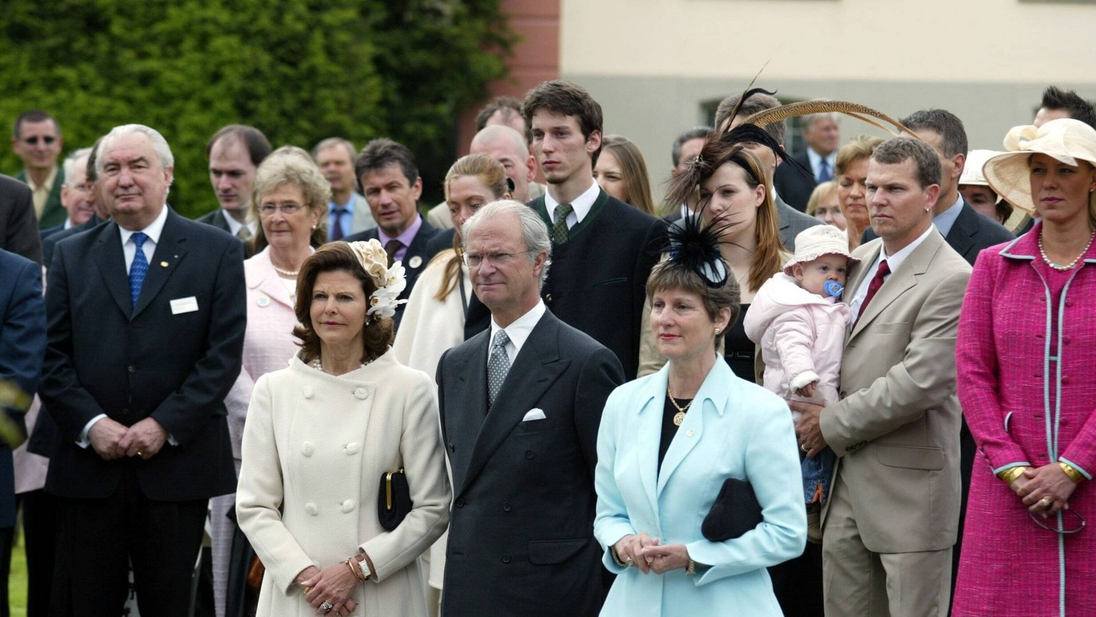 2005: Gräfin Sonja (rechts) mit Königin Silvia und König Carl Gustaf bei einer Gedenkveranstaltung für den verstorbenen Grafen Lennart.Foto: imago images/Eventpress/Eventpress Hanser 2005: Gräfin Sonja (rechts) mit Königin Silvia und König Carl Gustaf bei einer Gedenkveranstaltung für den verstorbenen Grafen Lennart.Foto: imago images/Eventpress/Eventpress Hanser