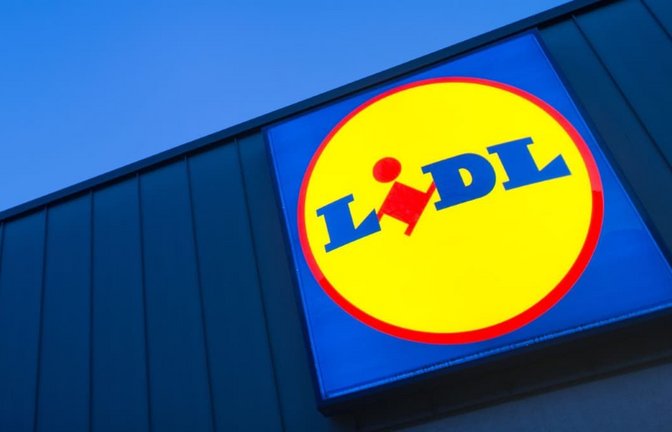 Lidl ruft in zehn Bundesländern Packungen mit Rindersalami zurück (Archivbild).<span class='image-autor'>Matthias Balk/dpa</span>