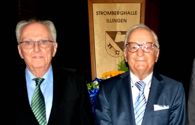 Winfried Scheuermann (2. v.l.) und „seine“ Bürgermeister Harald Eiberger (v.l.), Ewald Veigel, Ulrich Hintermayer und Armin Pioch. <span class='image-autor'>Fotos: Stahlfeld</span>