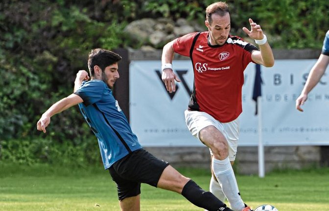 Mit Mircea Schipor (links) geht der VfB Vaihingen das Ziel an, auch in dieser Saison eine Spitzenplatzierung in der Kreisliga B 7 zu erreichen. Foto: Leitner