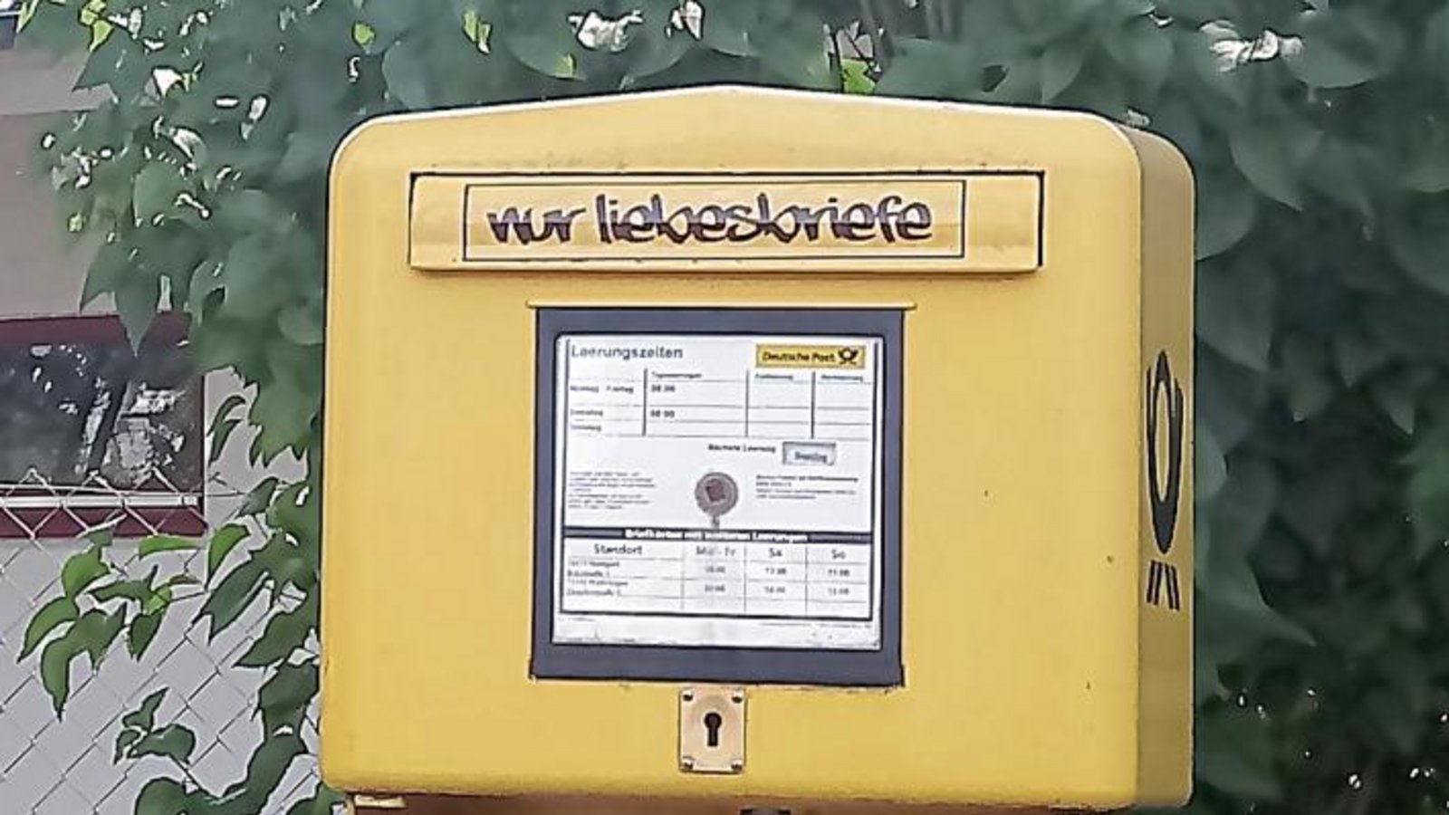 Ein amouröser Briefkasten, entdeckt von Bernd Freckmann am Tannenweg in Vaihingen.