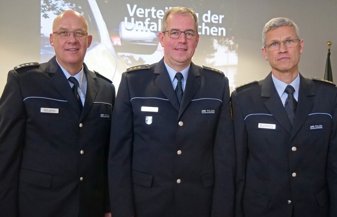 Roland Bäuerle, Oliver Hiller und Udo Buchholz (von links) stellten am Freitag die Verkehrsunfallbilanz 2022 im Einflussbereich des Polizeipräsidiums Pforzheim vor. <span class='image-autor'>Foto: Friedrich</span>