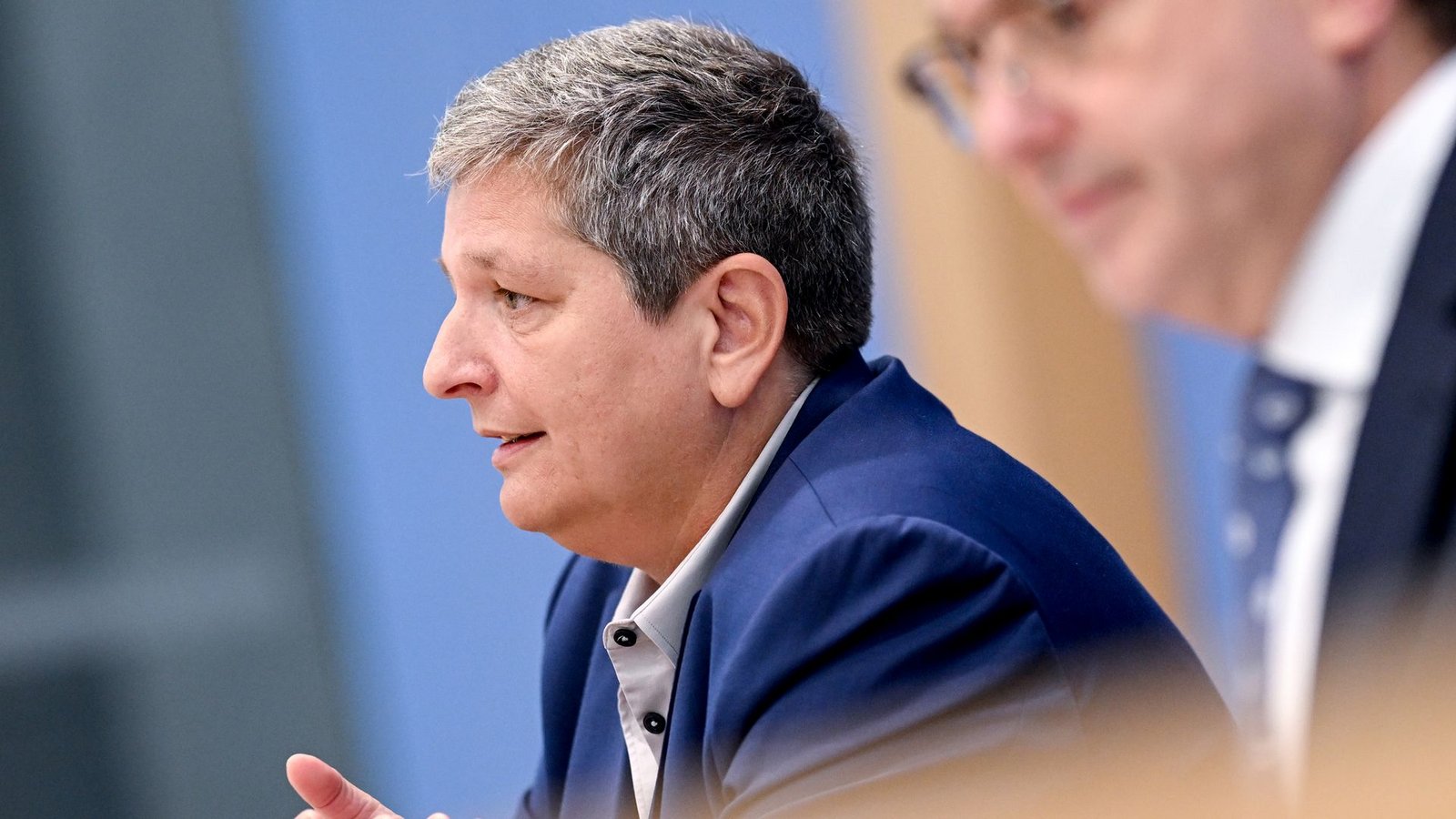 Das Bundesamt für Sicherheit in der Informationstechnik (BSI) spielt eine zentrale Rolle bei der Bewältigung von Cyber-Bedrohungen. Betreiber kritischer Infrastruktur müssen relevante Cyberangriffe dem BSI melden. (Archivfoto)Foto: Britta Pedersen/dpa