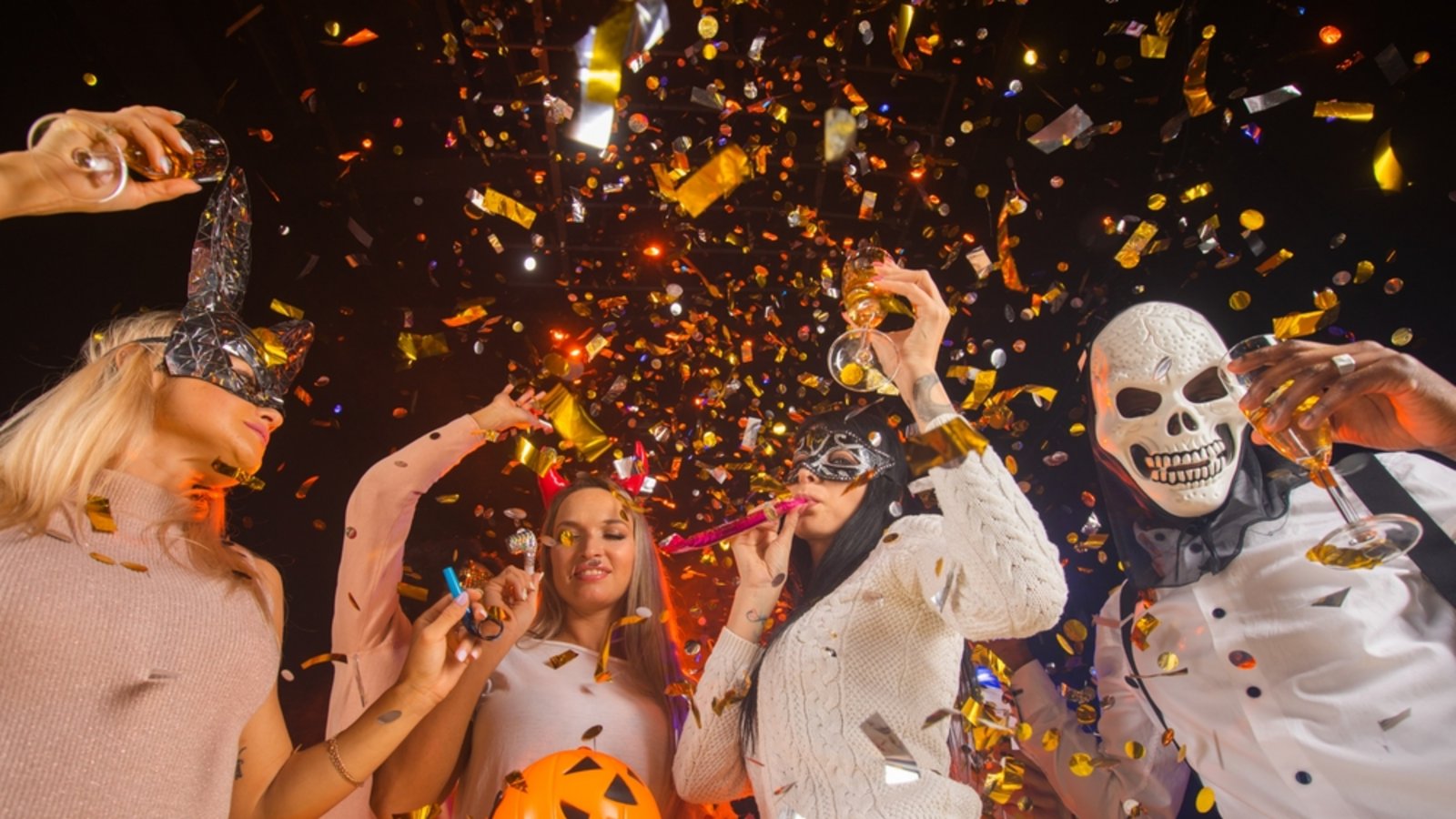 Wie lang darf man an Halloween feiern?Foto: A Lot Of People/ Shutterstock Wie lang darf man an Halloween feiern?Foto: A Lot Of People/ Shutterstock