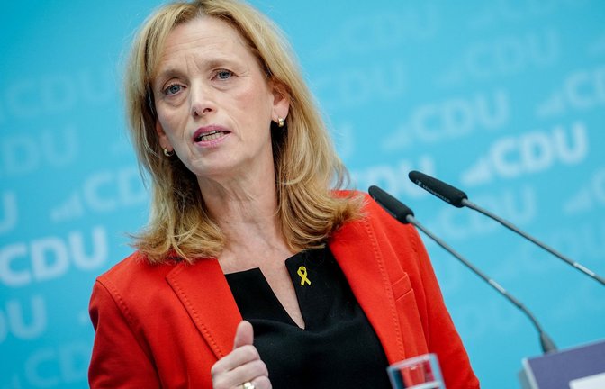 Karin Prien (CDU) hat einen Gesetzentwurf zur Stärkung der Freiwilligendienste noch für dieses Jahr angekündigt.<span class='image-autor'>Foto: Kay Nietfeld/dpa/Kay Nietfeld</span>