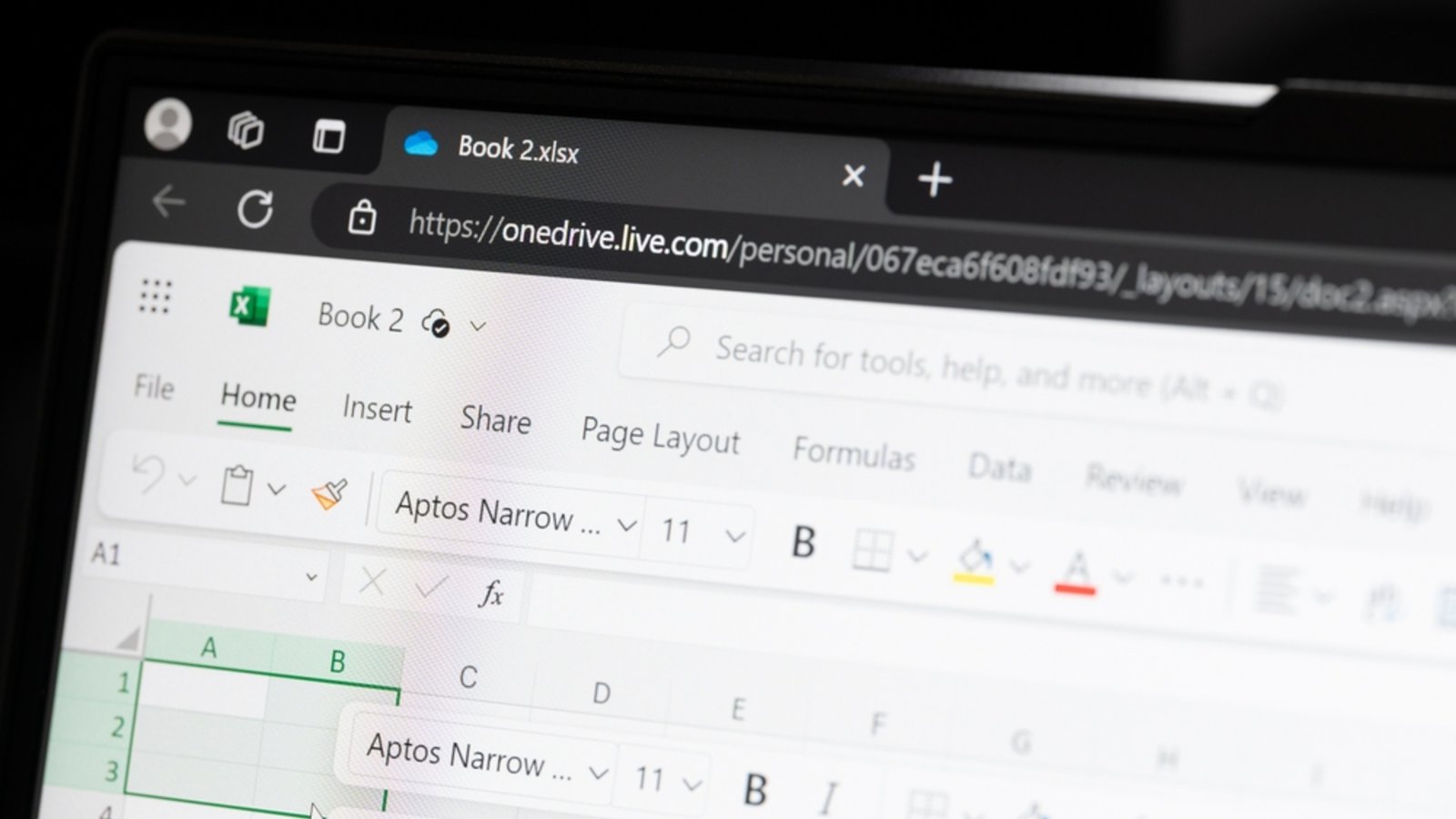 Hier zeigen wir Ihnen, wie Sie in Excel Zeichen auf der linken Seite einer Zeichenkette abschneiden können. 3 Möglichkeiten + Variationen.Foto: PixieMe / Shutterstock.com Hier zeigen wir Ihnen, wie Sie in Excel Zeichen auf der linken Seite einer Zeichenkette abschneiden können. 3 Möglichkeiten + Variationen.Foto: PixieMe / Shutterstock.com