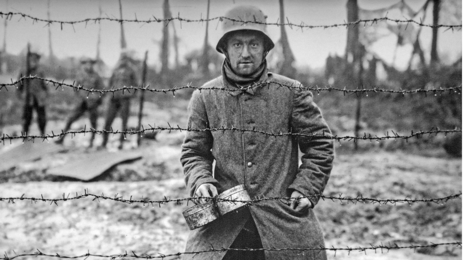 Zusammenbruch der alten Ordnung, Zerfall der Imperien: deutscher Kriegsgefangener 1917 nach der Schlacht von Langemarck im belgischen Flandern.Foto: Imago/alimidi