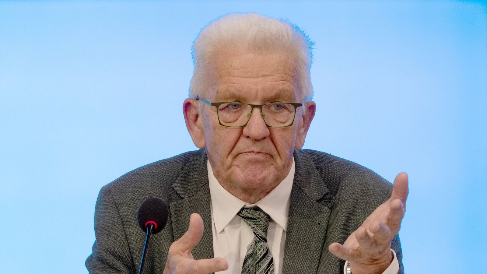 Winfried Kretschmann tritt mittelfristig für eine Reform der Schuldenbremse ein.Foto: dpa/Anna Ross