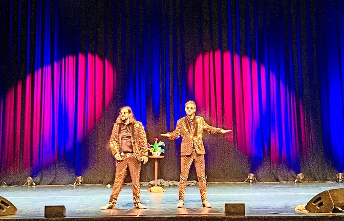 Glamourös: Siegfried und Joy (links) auf der Bühne im Theaterhaus<span class='image-autor'>Foto: /Ring</span>